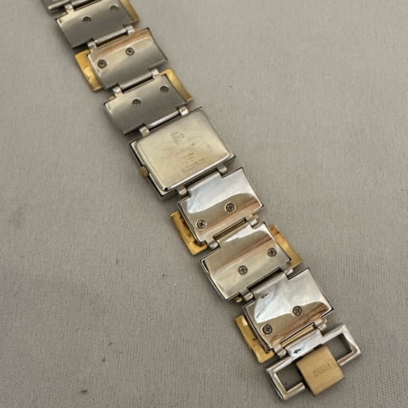 Fossil ladies watch rectangular shaped with brushed gold and silver tone links - Picture 4 of 6
